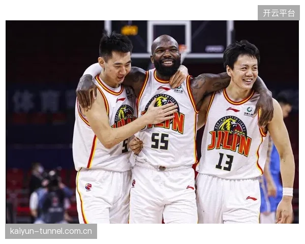 长友佑都大赛经验无可替代，或在关键时刻扮演更衣室领袖角色。